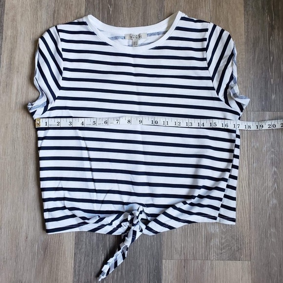 Stripe top - Picture 2 of 8